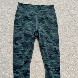 Fabletics camo leggings